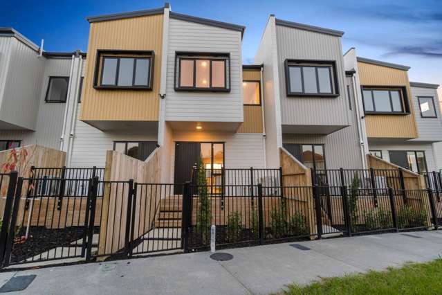 Stylish Modern Townhouse – Glendowie Border