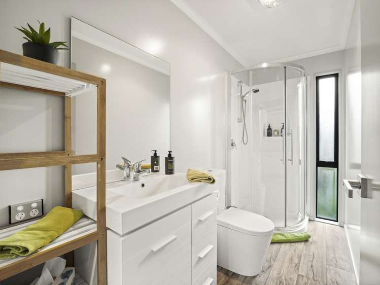 46 Esplanade Kaka Point_23