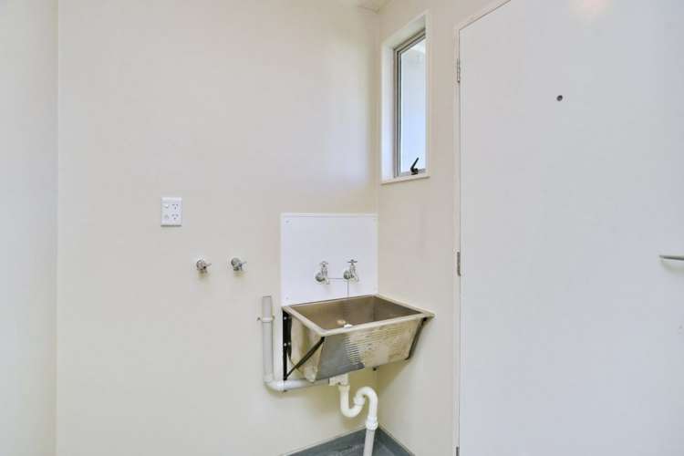 2/5 Tamarisk Place Parklands_9