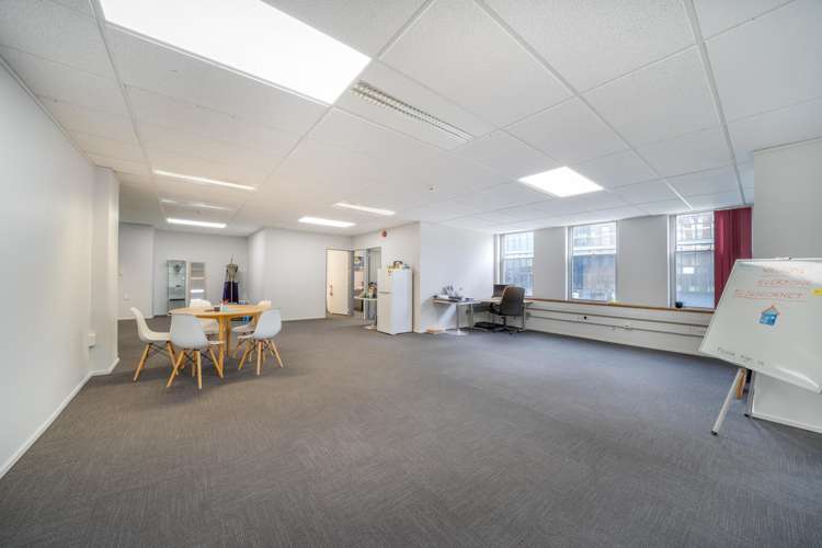 8/92 Queens Drive Hutt Central_5