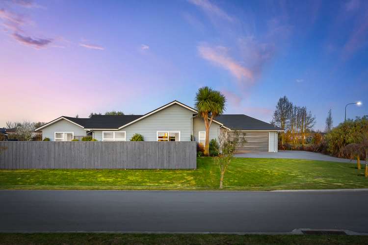 7 Barnsley Crescent West Melton_25