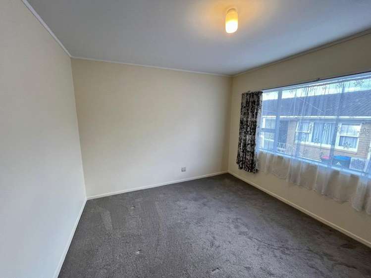 2/105 Landscape Road Mount Eden_11