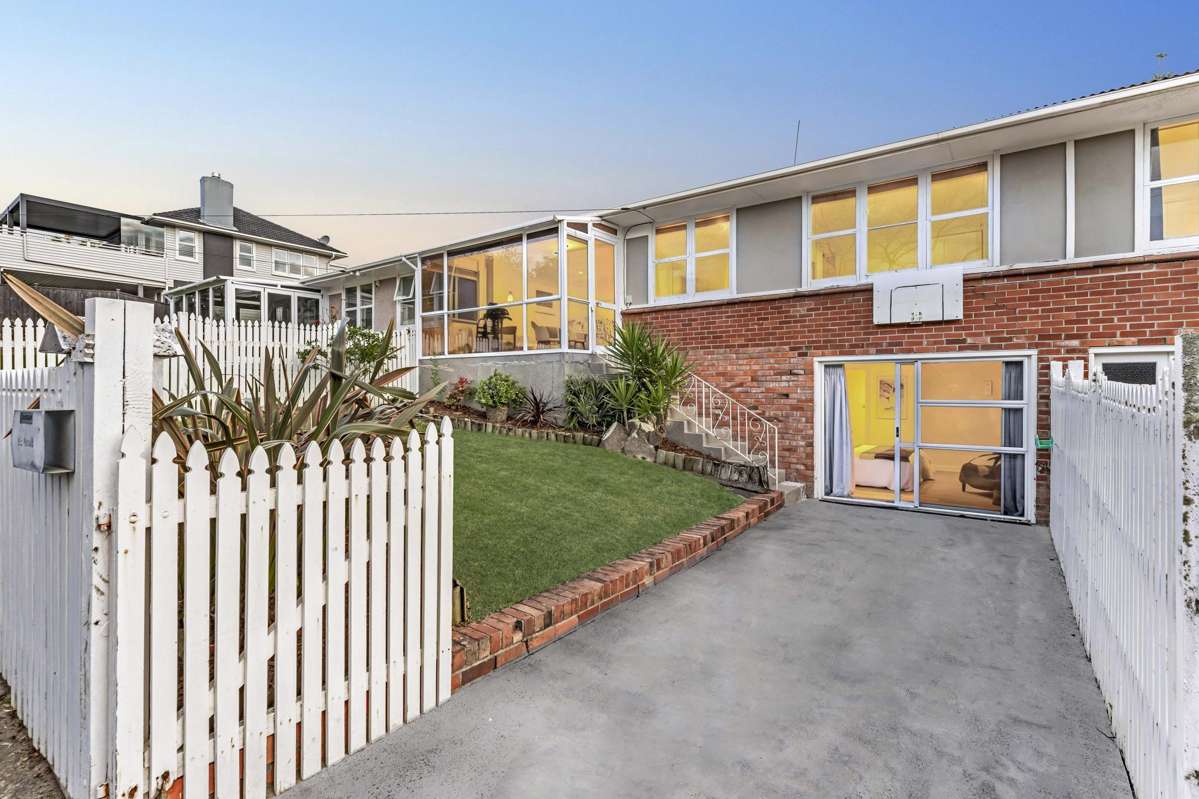 2/1 Appleyard Crescent_0