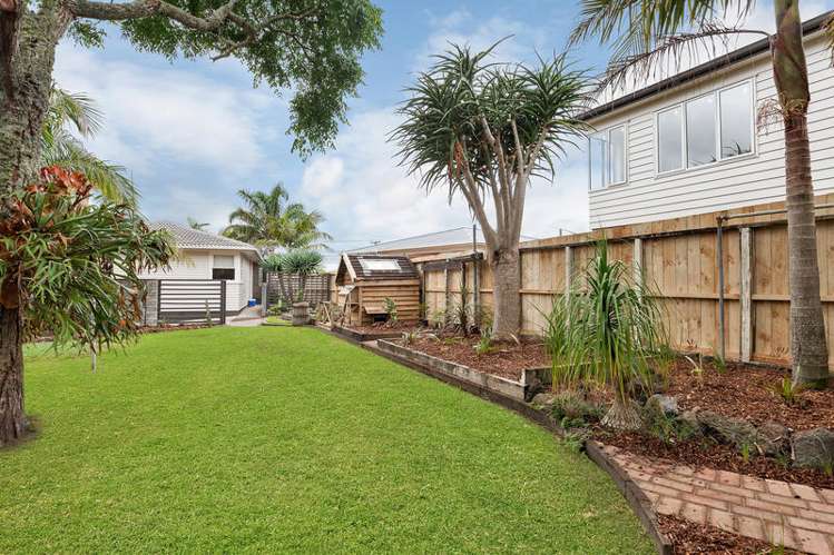 35 Royal View Road Te Atatu South_17