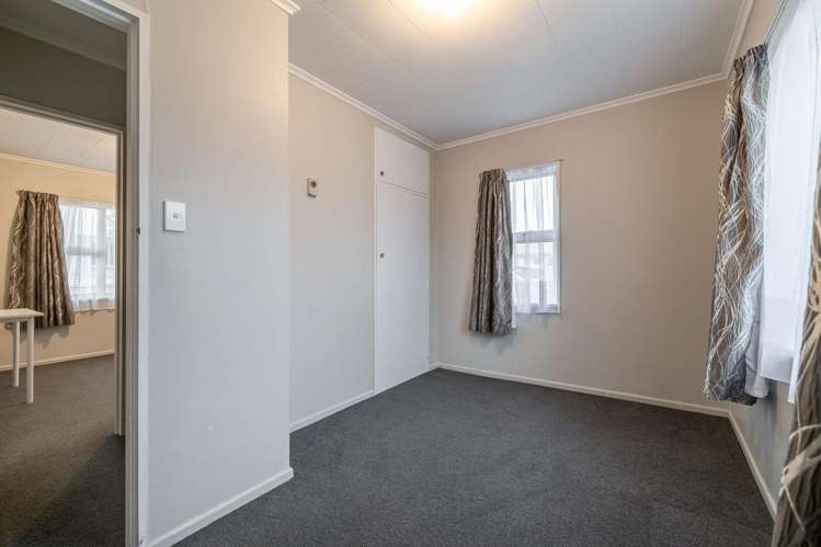 5/3 Seddon Street Takaro_5