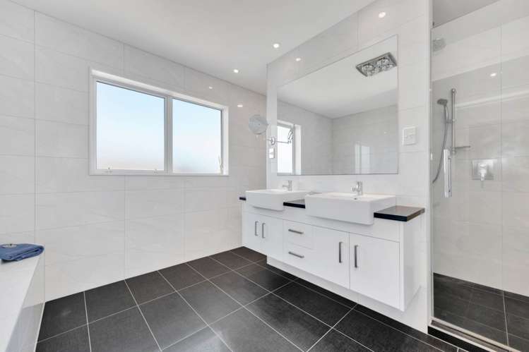 7 Defender Crescent Beachlands_23