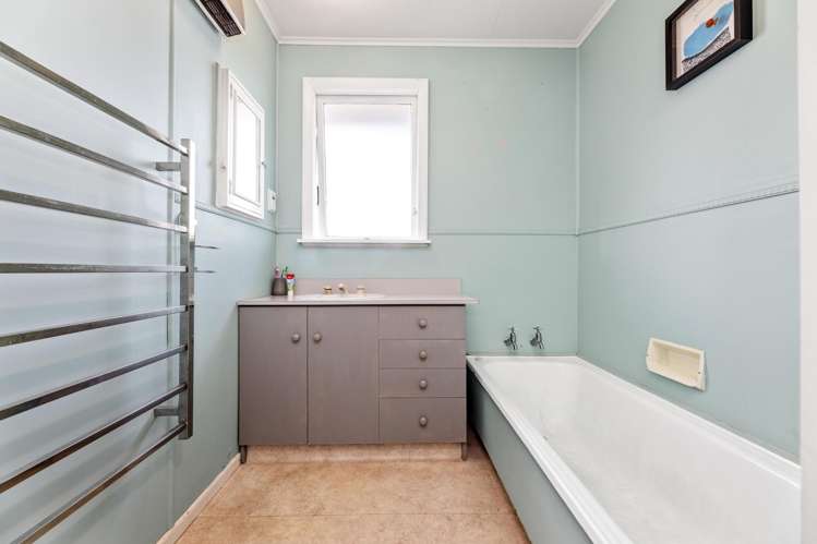 6 Newbourne Crescent Redwoodtown_10