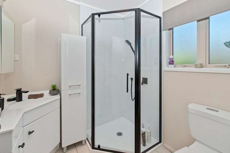 127b Parrs Cross Road Glen Eden_10