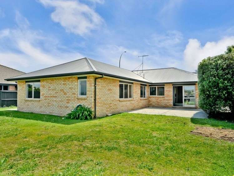 91 Farnborough Drive Grandview Heights_17