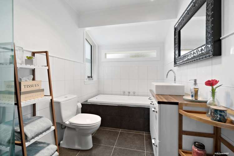 2a Pounamu Avenue Greenhithe_15