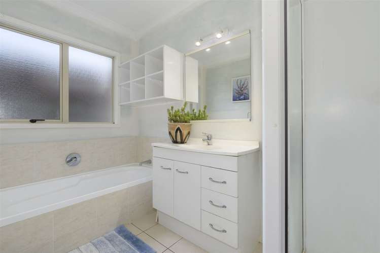 64 Village Park Drive Welcome Bay_12