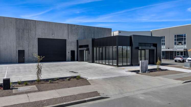 10 Kingsford Smith Drive_0