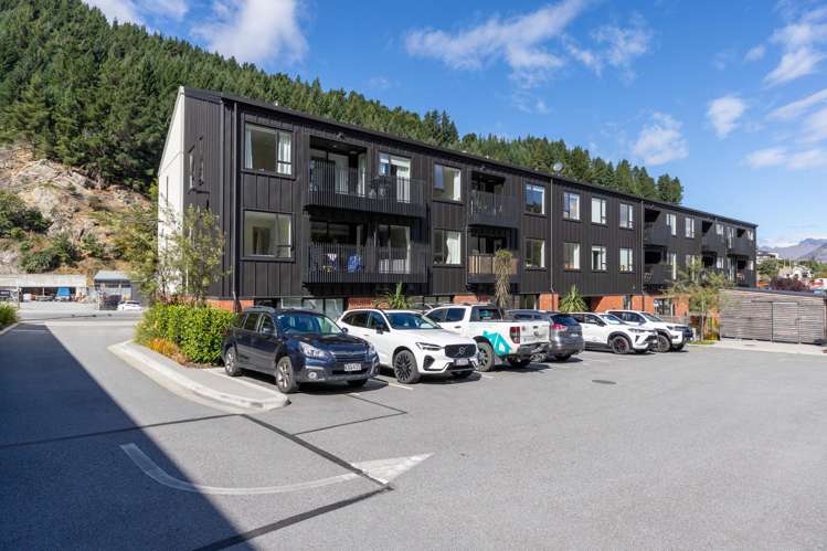 102/98 Gorge Road Queenstown_24