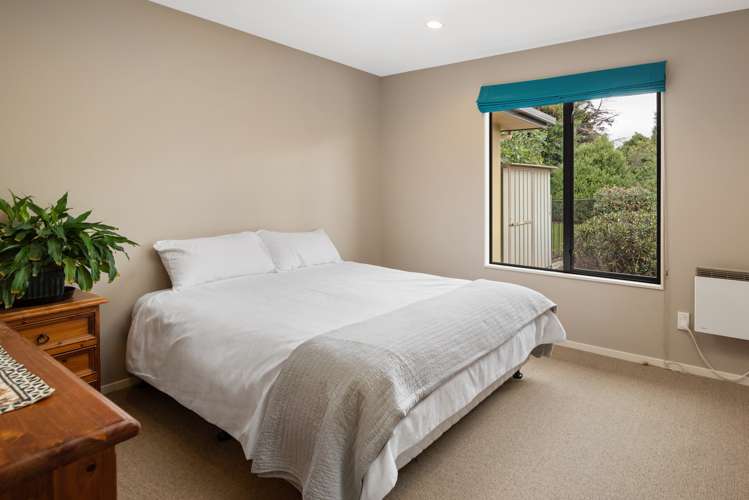 16 Bishell Lane Burleigh_9