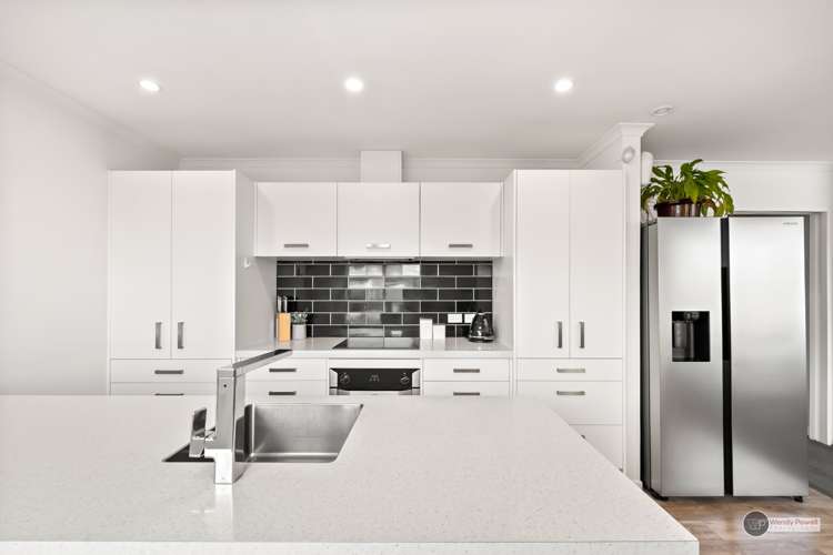 21 Montana Road Totara Park_8