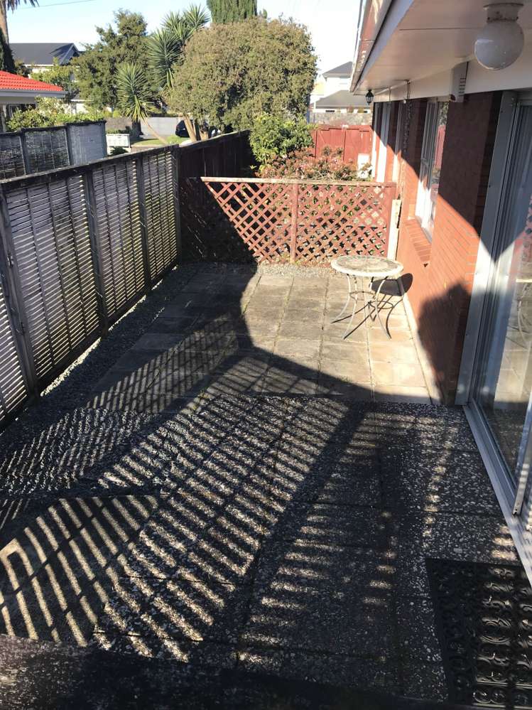 2/83 Moana Avenue One Tree Hill_11