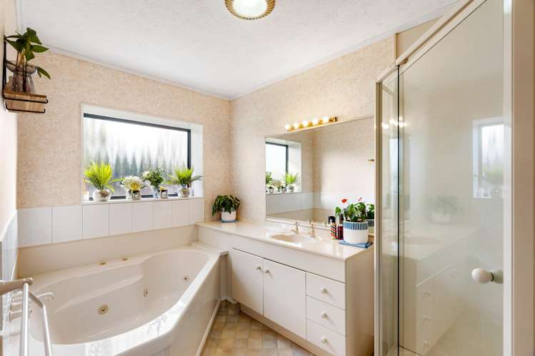 1 Hyatt Grove Greenmeadows_10