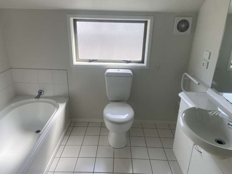 22r Mead Street Avondale_12