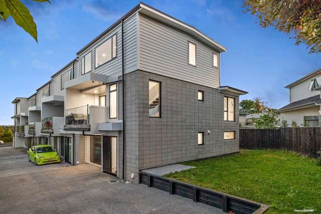 Urgent Auction in Panmure's Golden Triangle