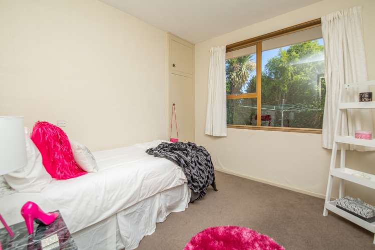 2/4 Quinton Place Bishopdale_11