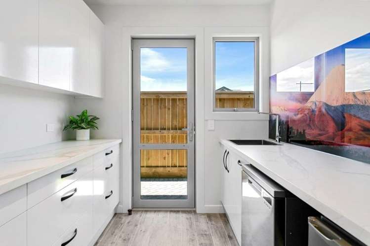 32 Wai Terrace Wharewaka_18