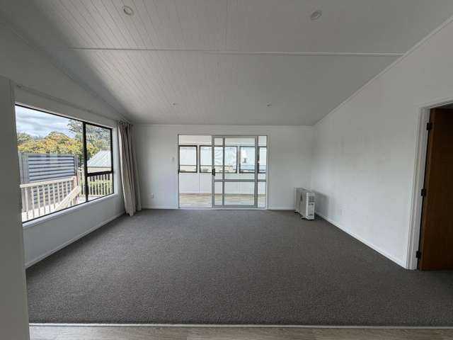 74 Catherine Crescent (Upstairs) Whitianga_4