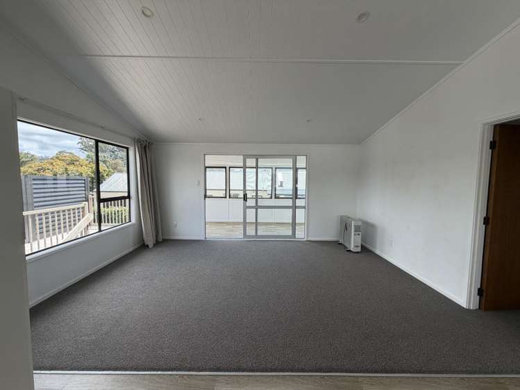 74 Catherine Crescent (Upstairs) Whitianga_4