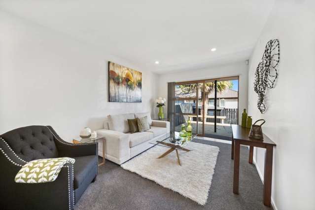 6/25-A Vine Street Mangere East_2