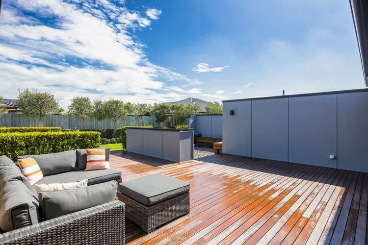 29 Russ Drive Lincoln_17