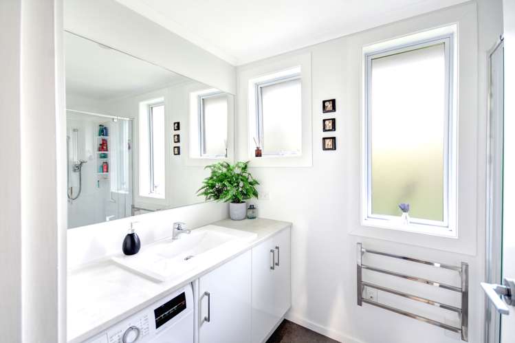 71 Macandrew Road South Dunedin_11