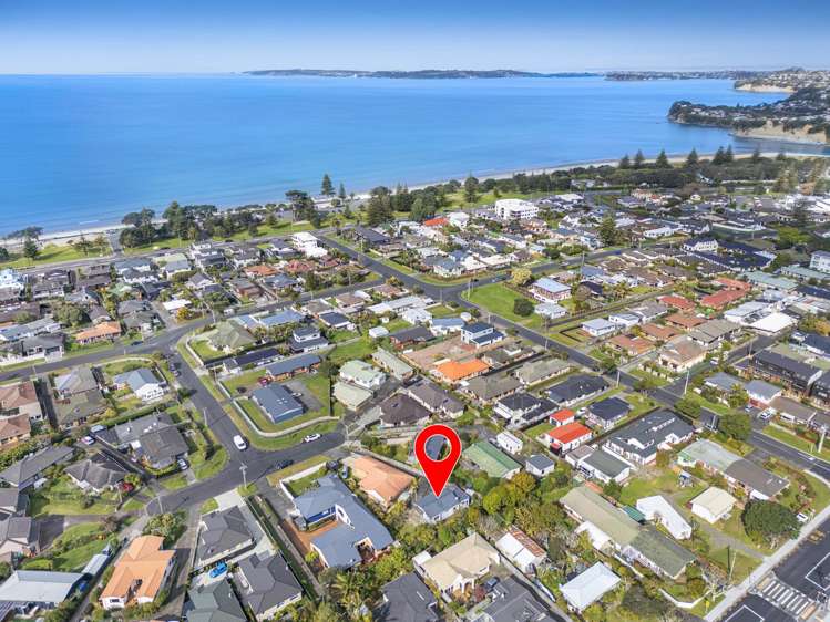 16 Ross Crescent Orewa_21