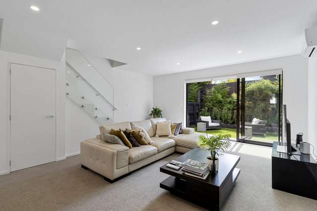 25/82 East Coast Road Milford_2