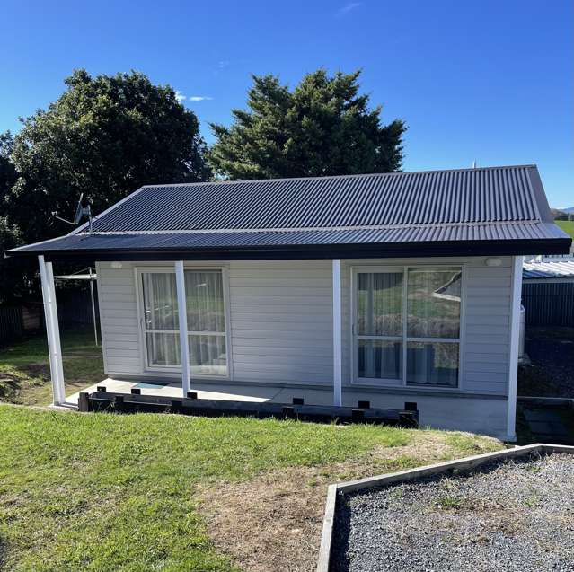 Cute cottage on Karaka
