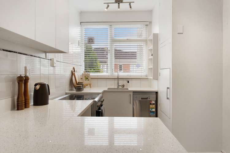 2/169 Jervois Road Herne Bay_4