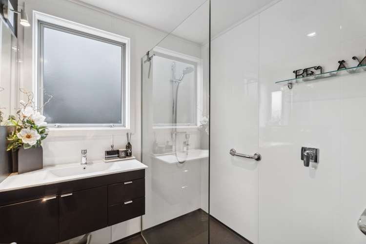 92 Barry Avenue Cromwell_13