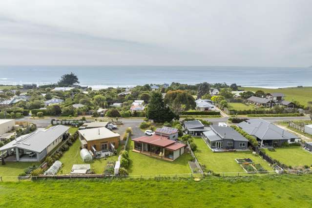 1241 Coast Road Karitane_1