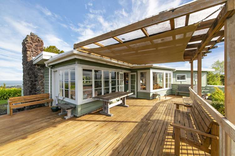 202 Scenic Drive Titirangi_2