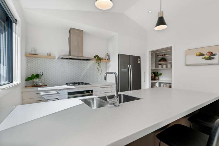 64 Howden Drive Jacks Point_2