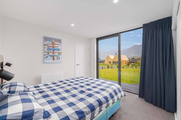 50 Luge Loop Castle Hill_10