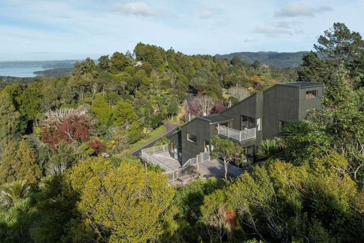 213 Scenic Drive Titirangi_12