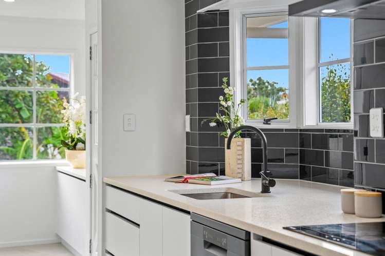 8 Odin Place Beach Haven_13