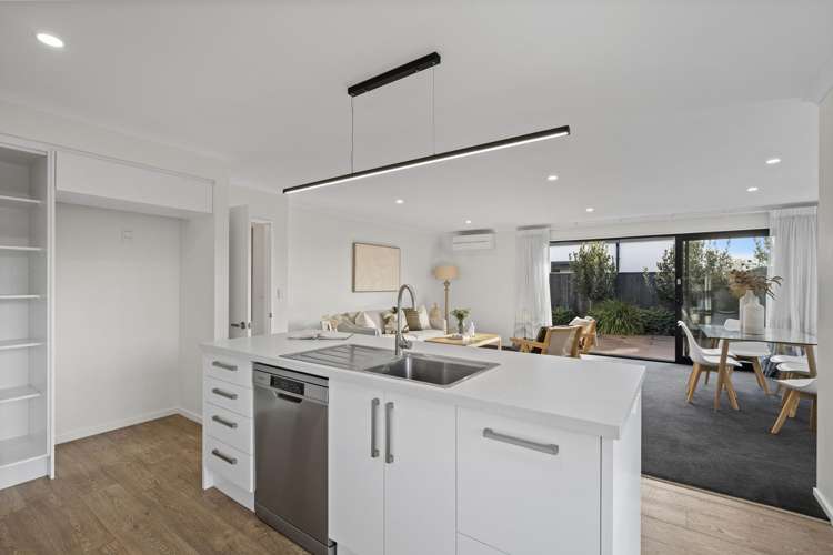 25 Malaga Crescent Harewood_3