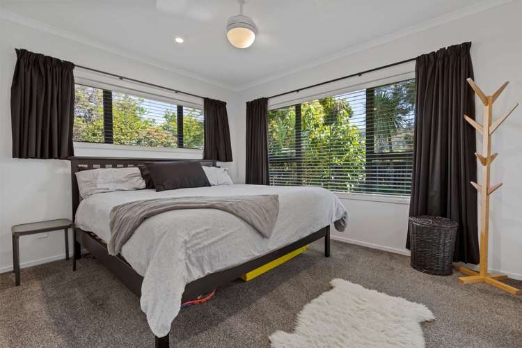 116 Clayton Road Mangakakahi_12