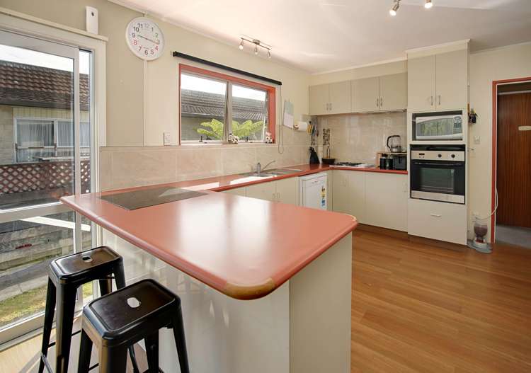 2/51 Fergusson Street Stoke_4