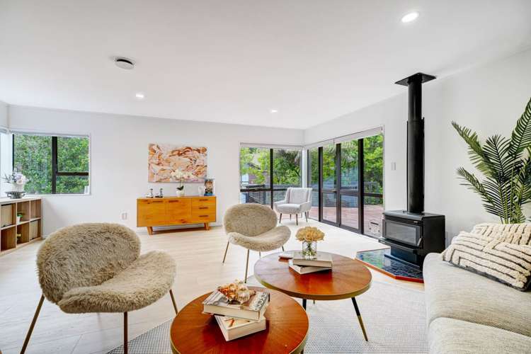 8 Stitchbird Close_2