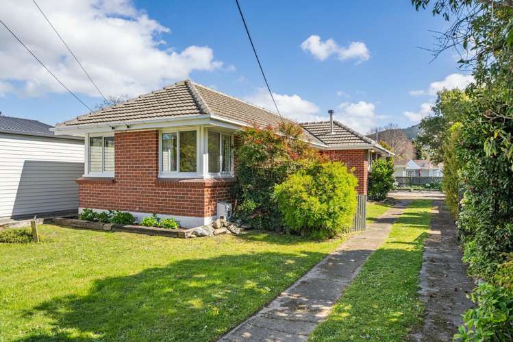 11 York Avenue Heretaunga_21