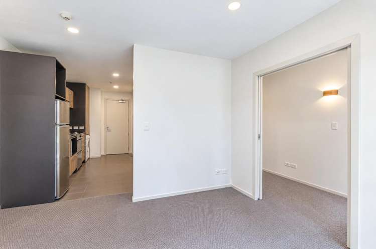 127/4 Wagener Place 1727_8