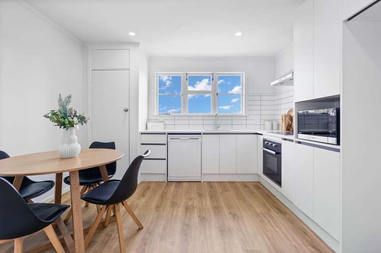 16 McMillan Avenue Te Kamo_11