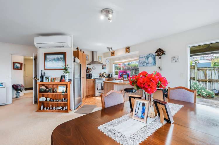 2/8 Kinder Street Acacia Bay_7