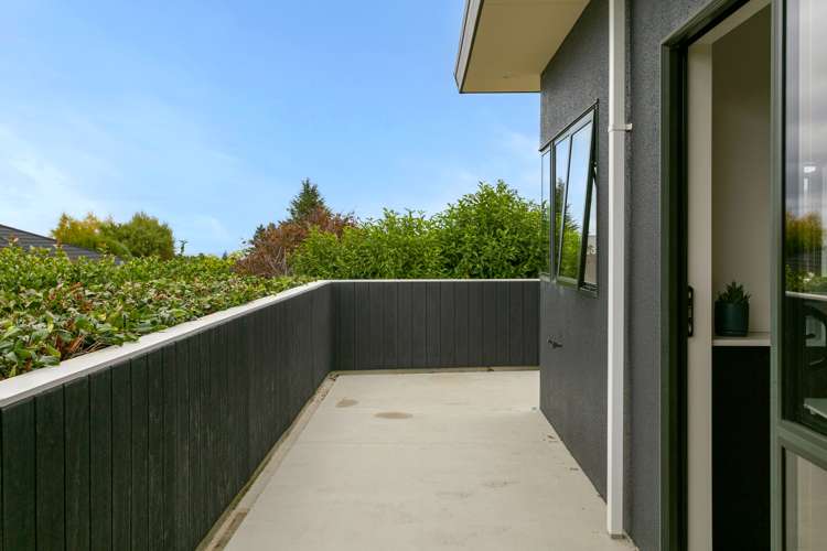 2/73 Harvey Street Waipahihi_14